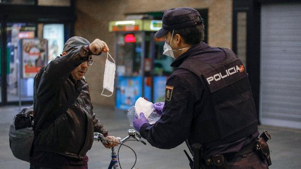 En Sevilla ya han sido multadas más de 20.000 personas personas desde que empezó el confinamiento