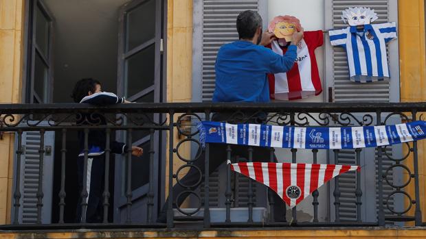 La Copa del Rey que se debía disputar esta noche en Sevilla se traslada a los balcones del País Vasco