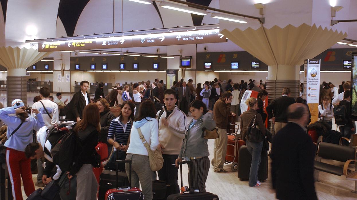 Mostradores del aeropuerto de San Pablo, repletos de público hace meses