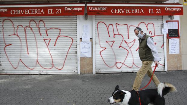 Los bares de Sevilla podrán reabrir desde hoy para servicio de recogida