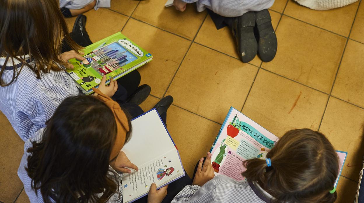 NIños en un colegio