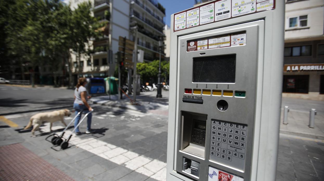 La zona azul sigue suspendida en Sevilla