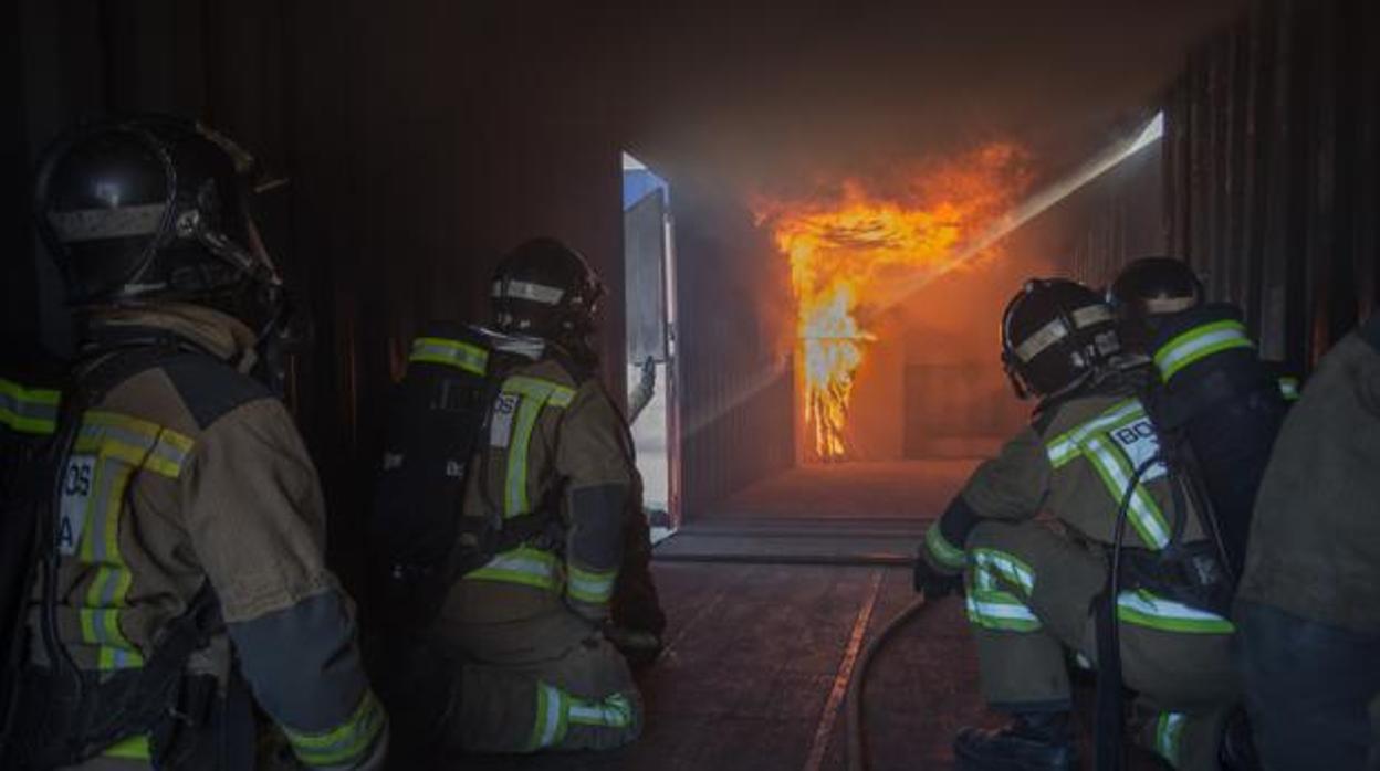 Imagen de archivo de una intervención de los bomberos de Sevilla