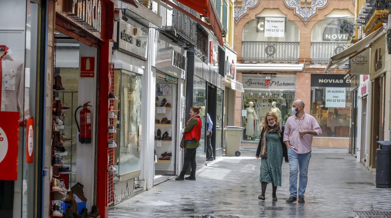 Los comercios del centro de Sevilla reabren con la fase 1