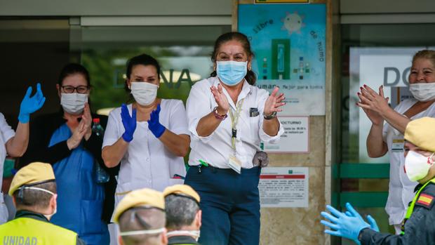 Se curan en Sevilla 45 pacientes en las últimas 24 horas, que no registra ninguno nuevo en UCI