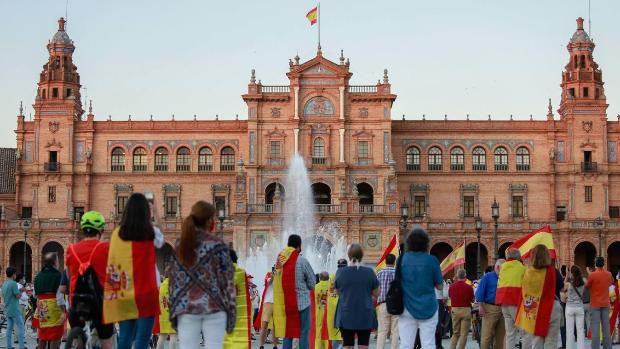 La asociación que denuncia las caceroladas en Sevilla es de Podemos