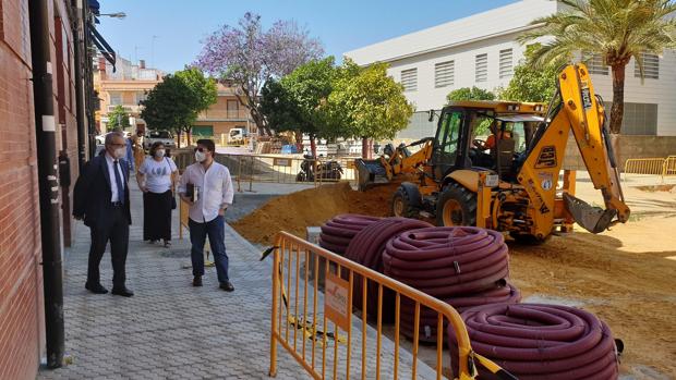 El Ayuntamiento de Sevilla invierte 280.000 euros en la reurbanización de la calle Petrarca