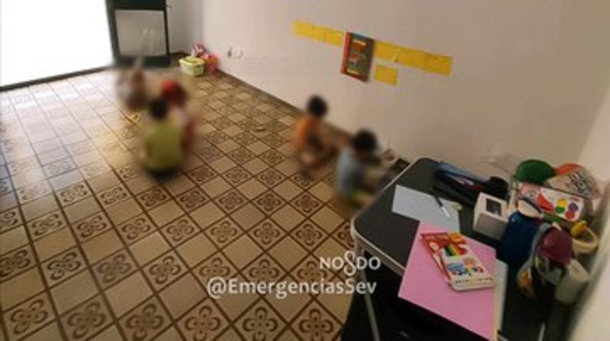 Imagen del interior de la vivienda donde se cuidaba a una docena de niños