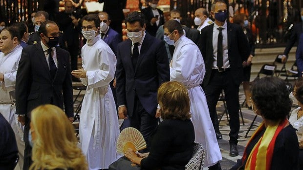 Más de 500 personas asisten al funeral por las víctimas del coronavirus en la Catedral de Sevilla