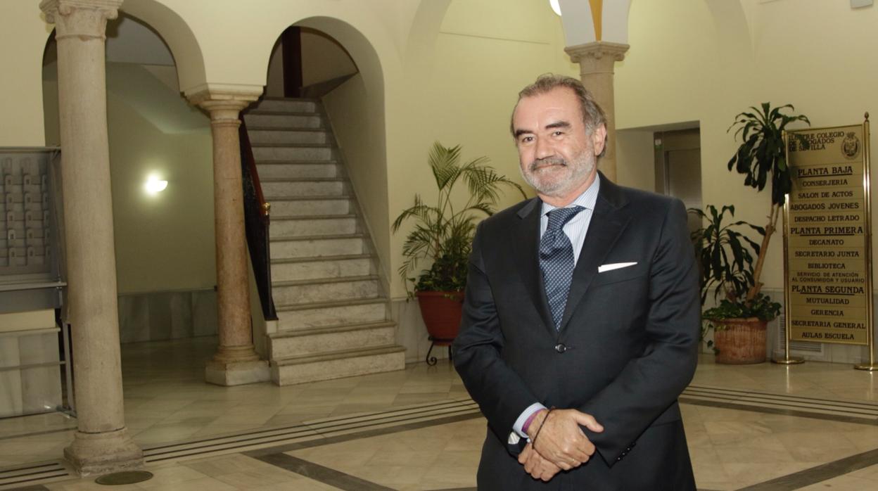 Óscar Cisneros, decano de los abogados