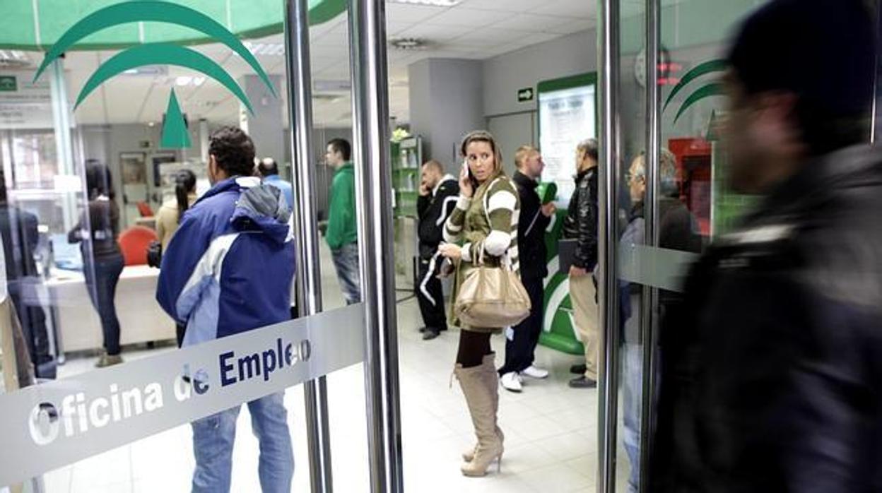 Una oficina de empleo de la Junta de Andalucía en Sevilla