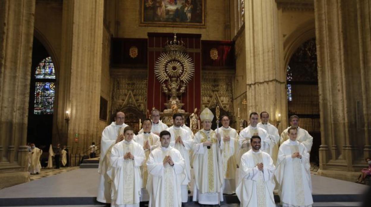 Asenjo, con los nuevos sacerdotes ordenados este sábado