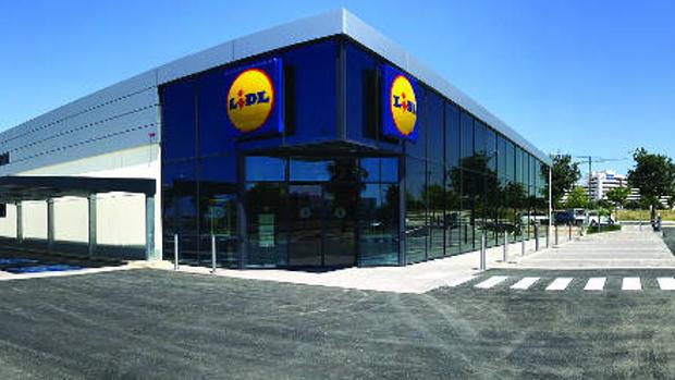 Lidl invierte 3,5 millones en su nueva tienda en Hacienda El Rosario y crea 6 empleos locales