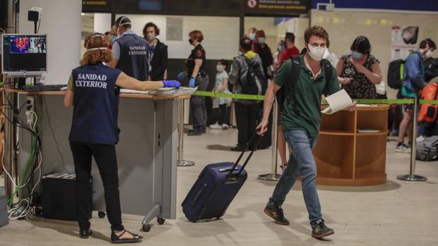 El aeropuerto de Sevilla llegará ya a los cien vuelos diarios en el arranque del mes de julio