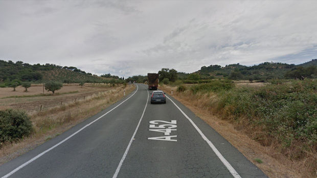 Muere un hombre de 79 años en un accidente de tráfico tras volcar su coche en El Pedroso, en Sevilla