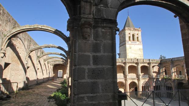 SOS por el estado de los monumentos de la zona norte de Sevilla