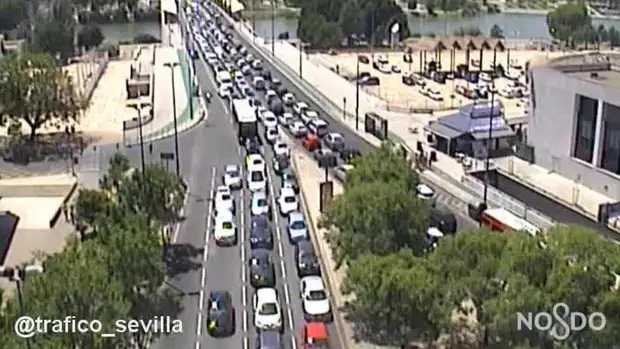 Un accidente de tráfico provoca largas retenciones en la salida de Sevilla a Huelva