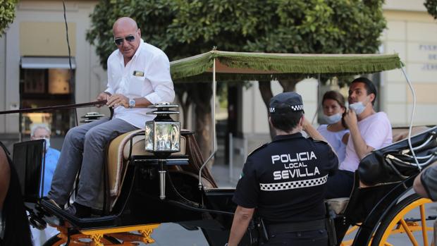 La pasada madrugada en Sevilla: 45 denuncias por no usar mascarilla y más de 100 intervenciones