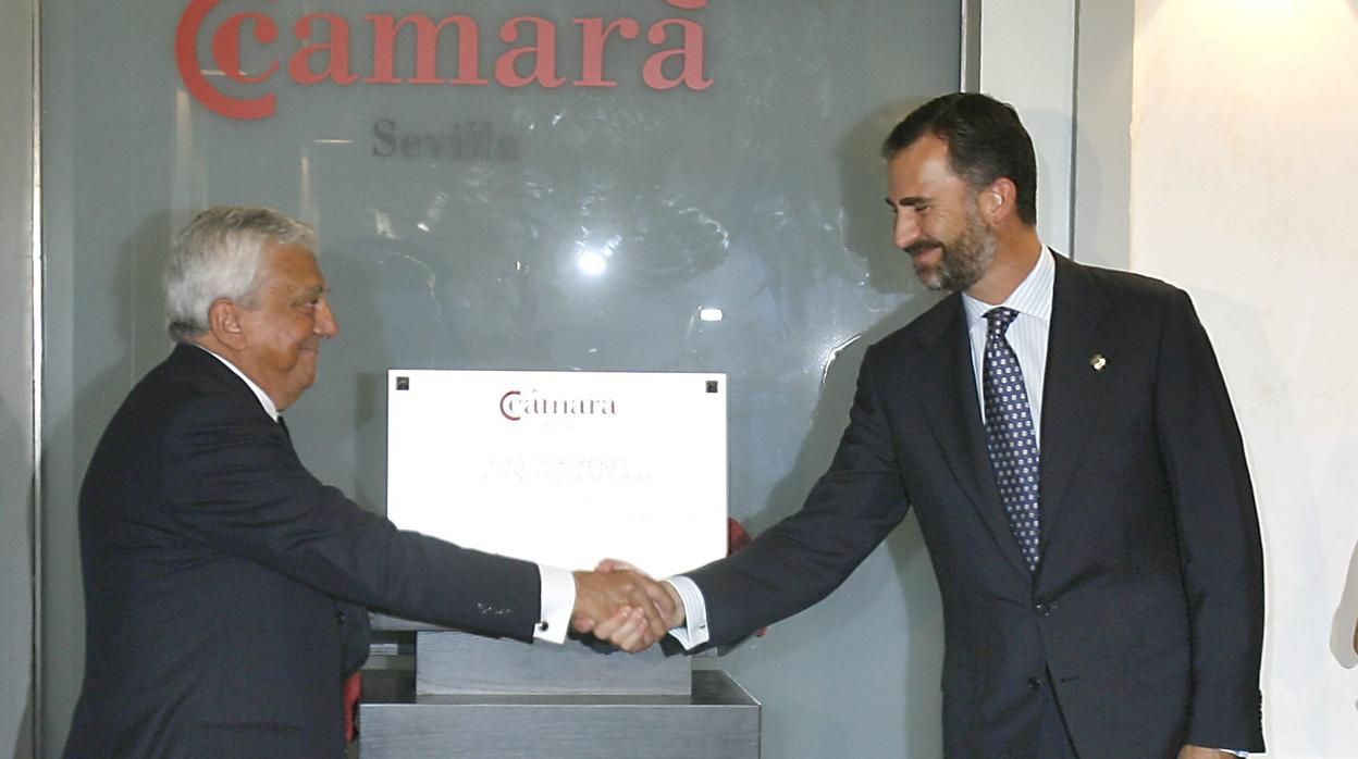 Francisco Herrero, junto a Don Felipe en un acto de la Cámara de Comercio