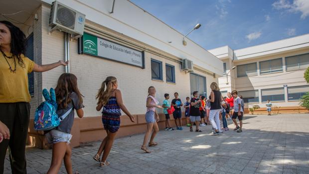 Más de un millar de profesores de refuerzo para el inicio del curso escolar en Sevilla