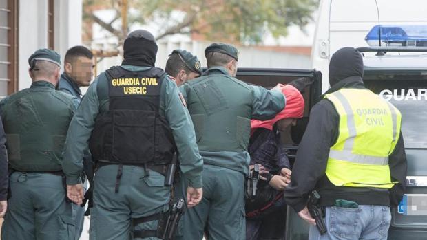 Detenido el teniente jefe de la Unidad de Seguridad Ciudadana de la Guardia Civil en Sevilla