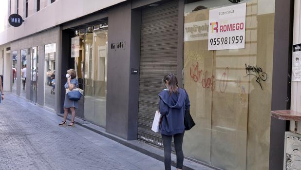 Los comerciantes avalan las restricciones de tráfico en el Centro pero reclaman la red de parkings en la Ronda