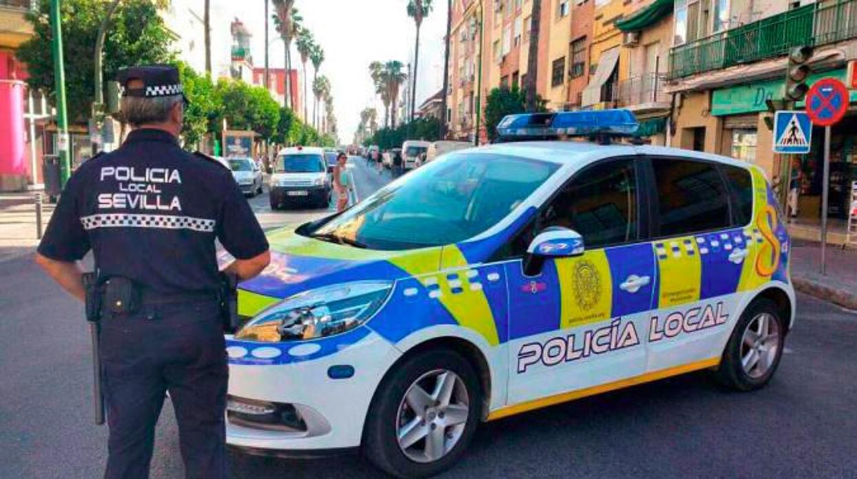 Agentes de la Policía Local en una imagen de archivo. ABC