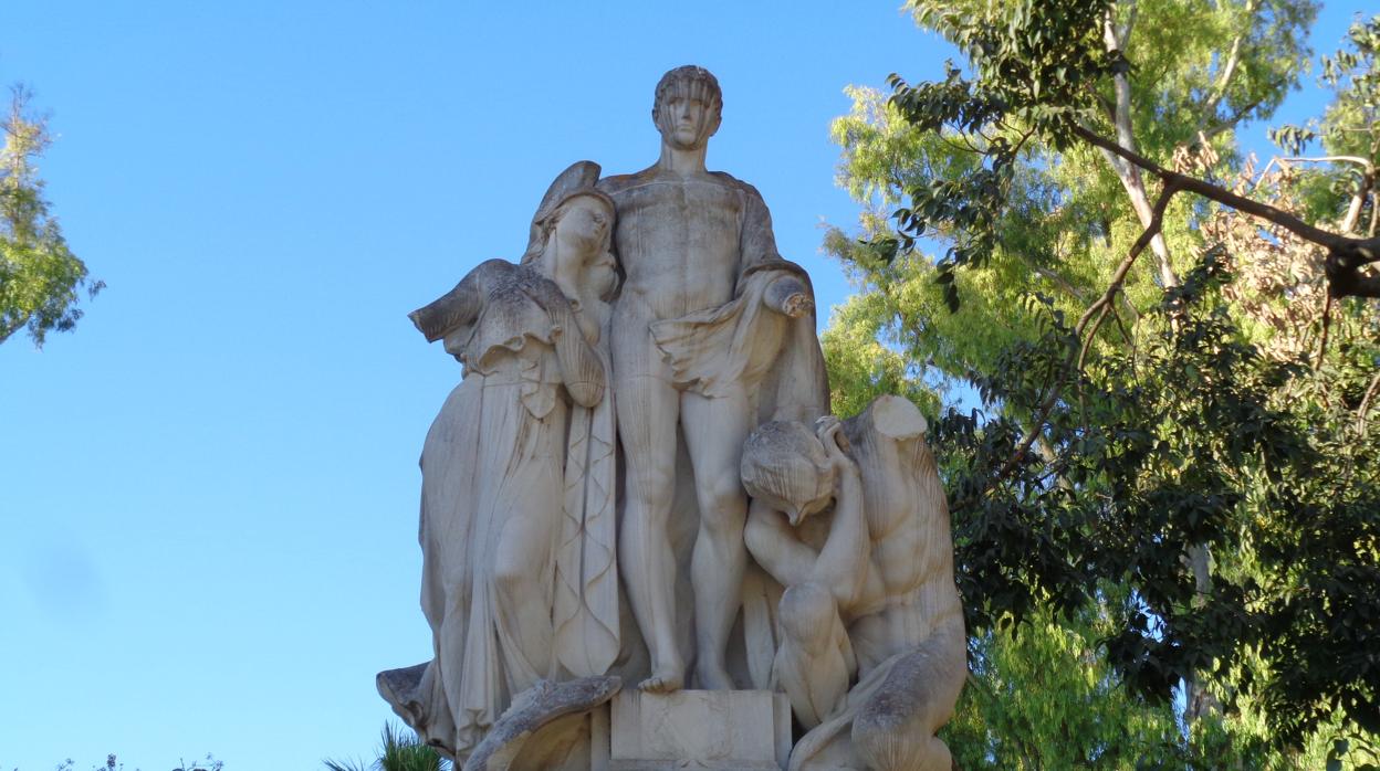 Las figuras de este monumento del Parque de María Luisa presentan sus brazos rotos