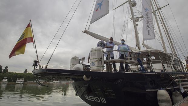 El velero «Íbero III» amarra en Sevilla para contar la primera vuelta al mundo