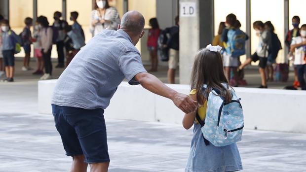 Vuelta al cole en Sevilla: hay colegios que aún no han recibido el material sanitario contra el Covid-19