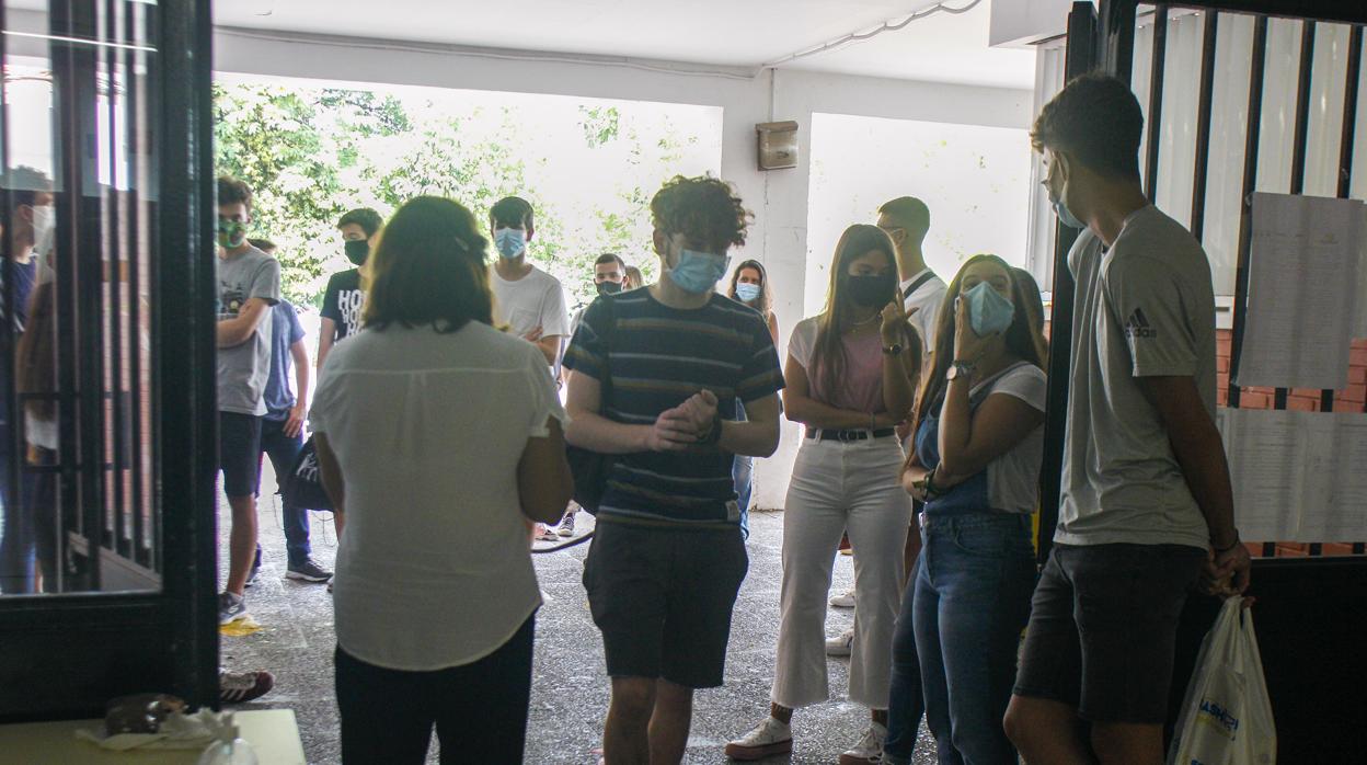 Primer día de clase en el Instituto Luca de Tena de Sevilla