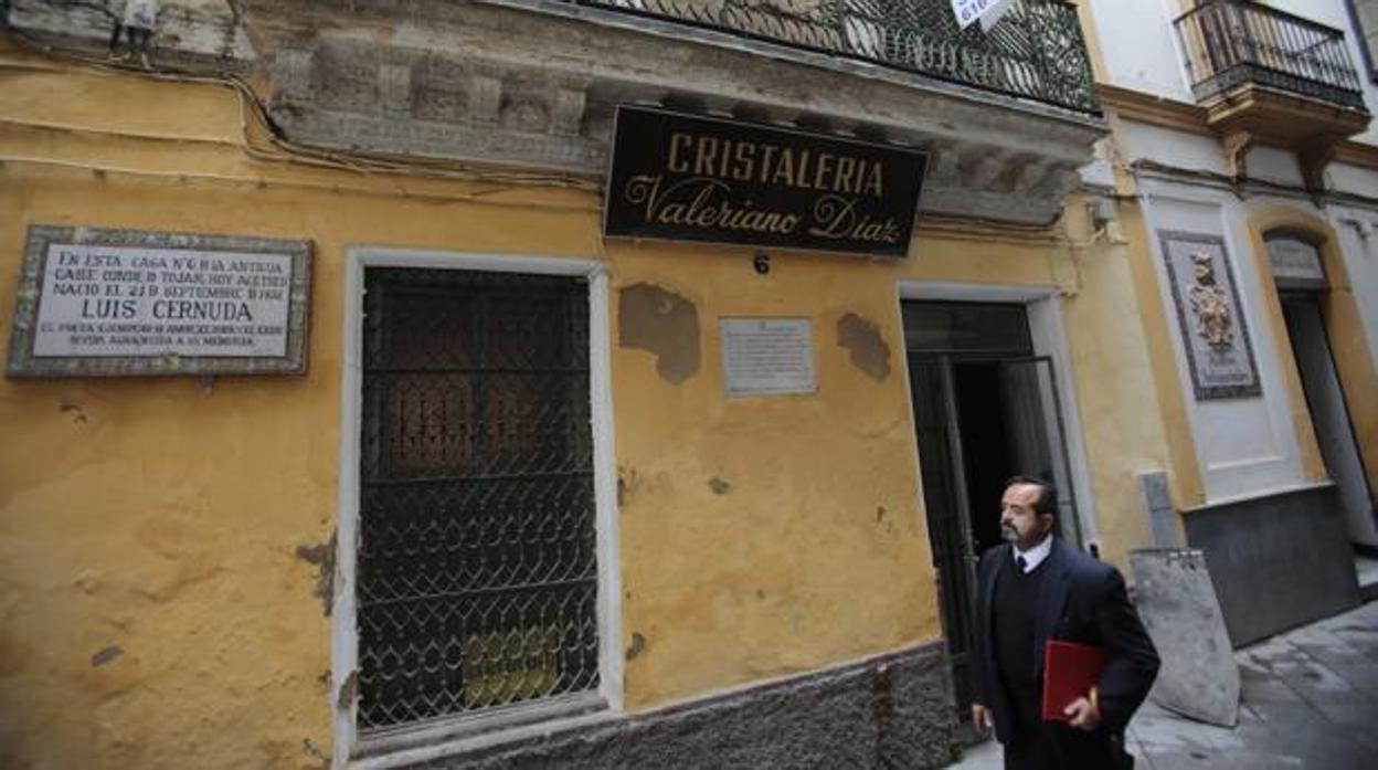 Fachada de la casa natal de Luis Cernuda en la calle Acetres