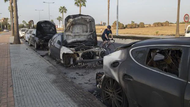 Los coches de los narcos ya no caben en la comandancia de la Guardia Civil de Sevilla
