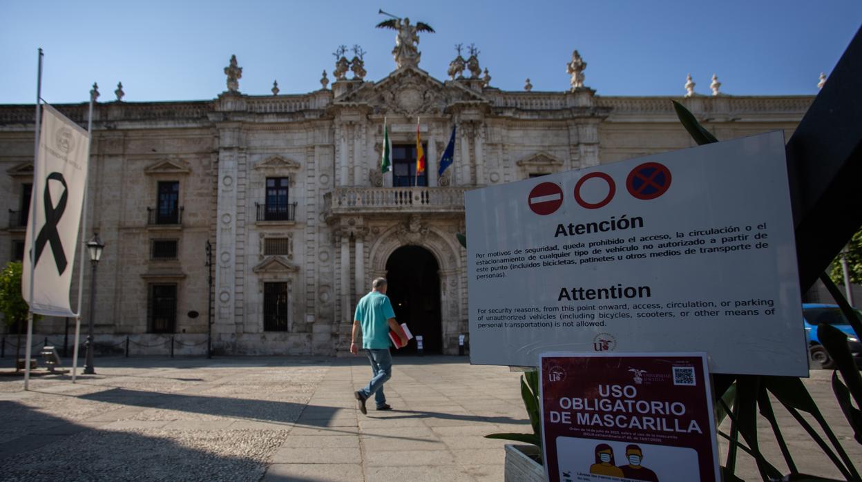 Fachada de la Universidad de Sevilla