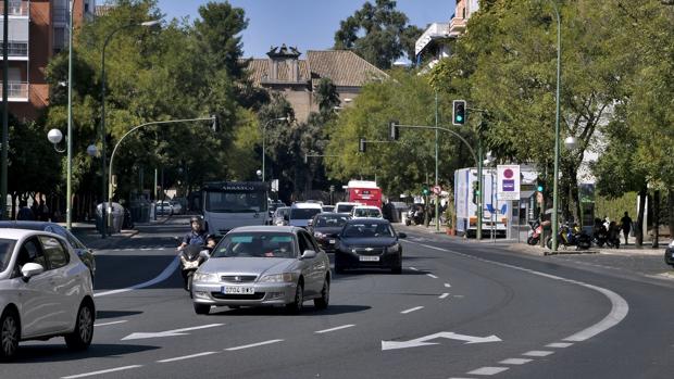 Los bandazos con el tráfico en Sevilla, parches ante la falta del metro y circunvalaciones