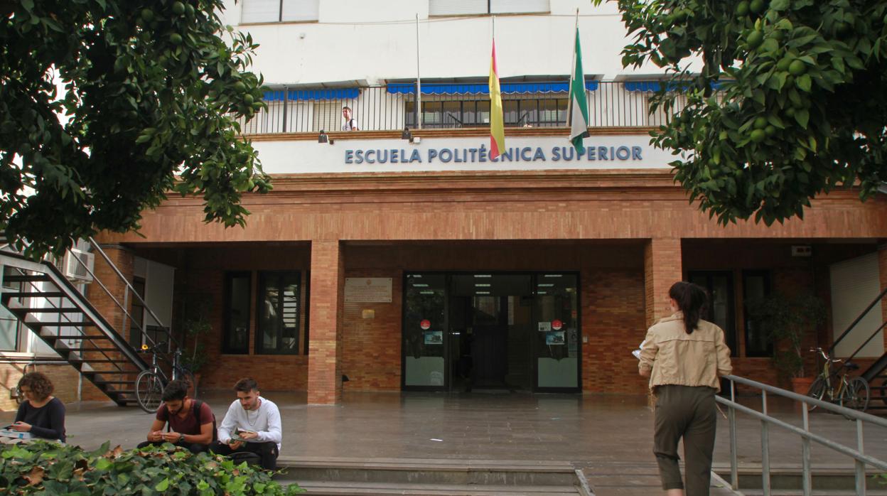 Fachada de la Politécnica