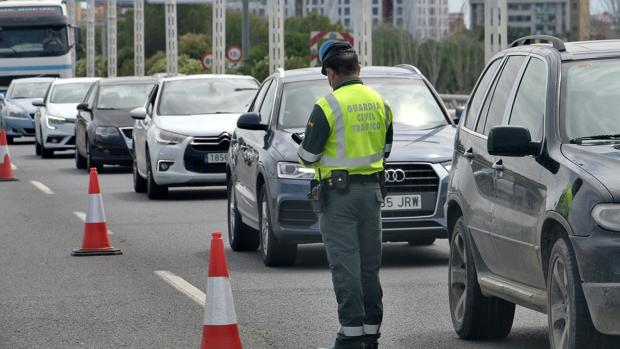 Policía y Guardia Civil controlarán las entradas y salidas de Sevilla desde la medianoche de este viernes