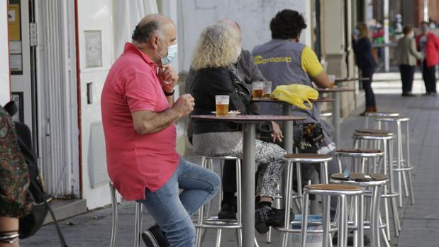 Los hosteleros consideran «decepcionante» e «insuficiente» el cierre de bares a las 22.30 horas