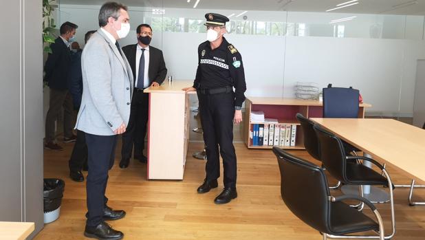 El Ayuntamiento de Sevilla traslada la Policía Turística al centro de atención de Marqués de Contadero