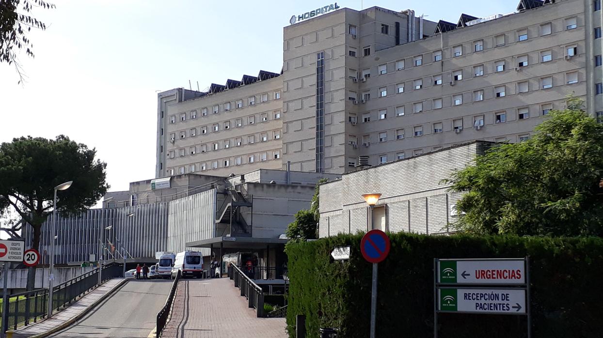 El Hospital de Valme de Sevilla ha ampliado un 157% los puestos para pacientes críticos por el Covid