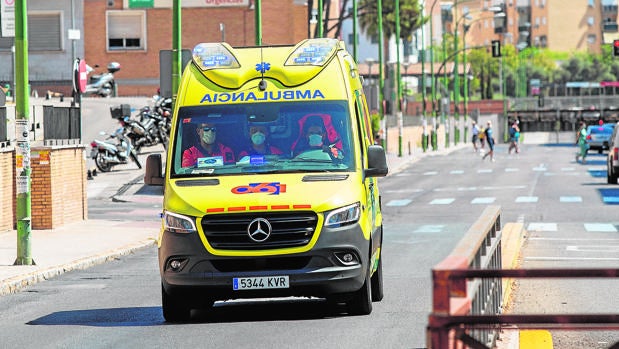 Sube la presión en las UCI en Sevilla mientras siguen bajando las hospitalizaciones y contenidos los contagios