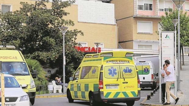 Las restricciones funcionan: el Virgen del Rocío tiene la mitad de pacientes Covid que hace dos semanas