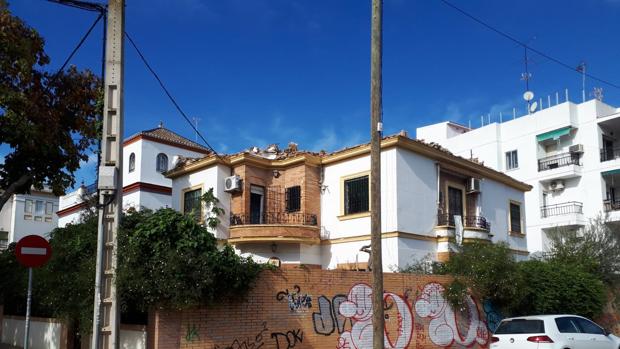 Derriban la casa de los Padres Blancos del Porvenir