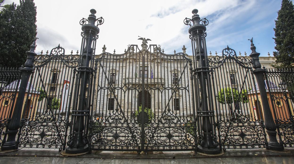 Fachada de la Universidad de Sevilla