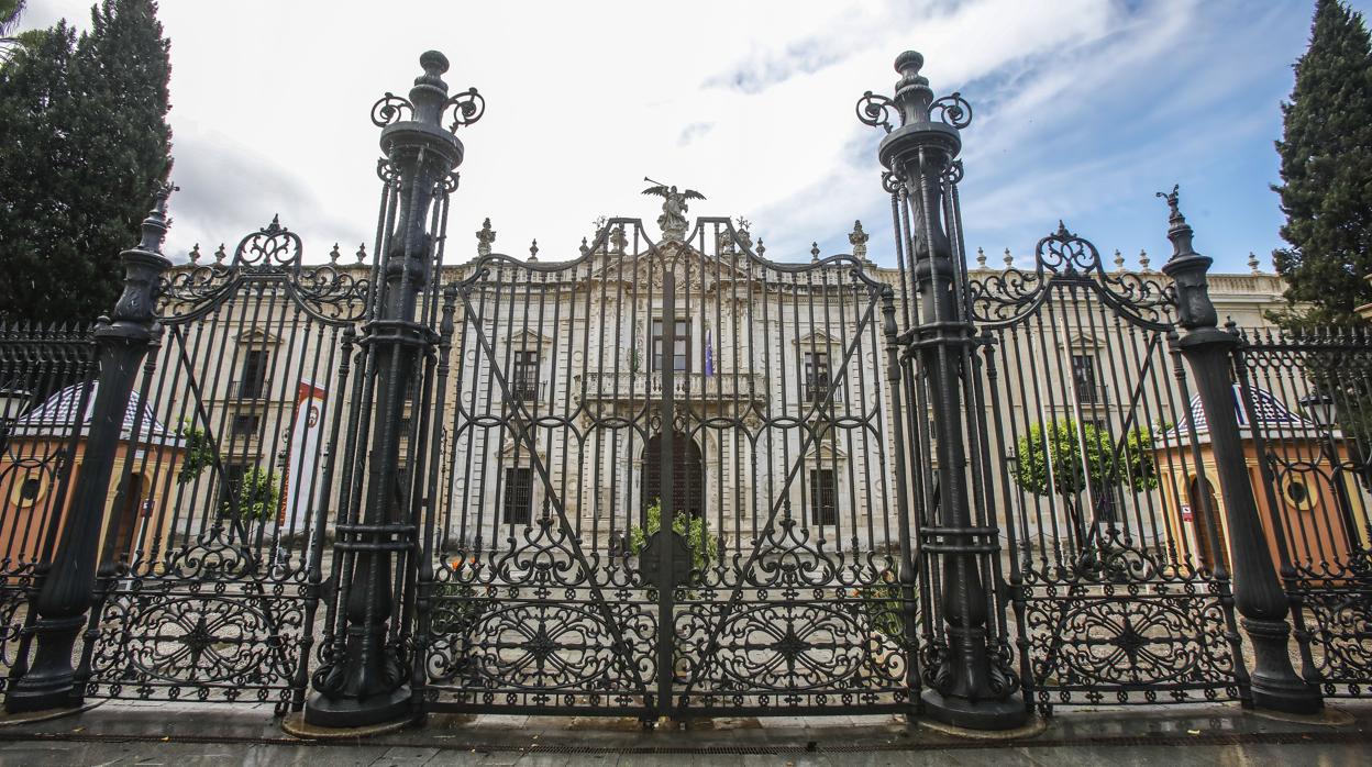 Fachada de la Universidad de Sevilla