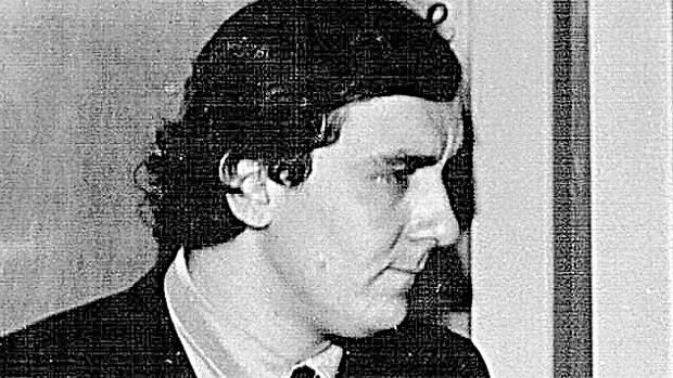 Jon Urquijo Alonso: Petrarca bebe ron cola