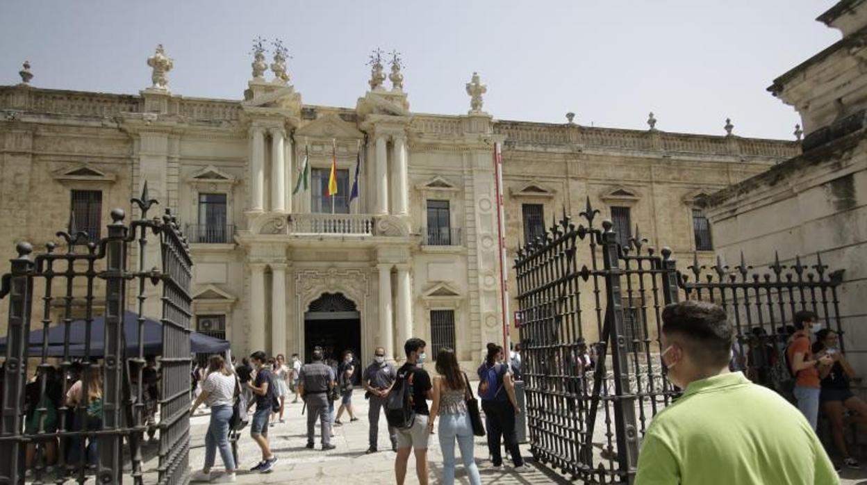 Fachada de Rectorado de la Universidad de Sevilla