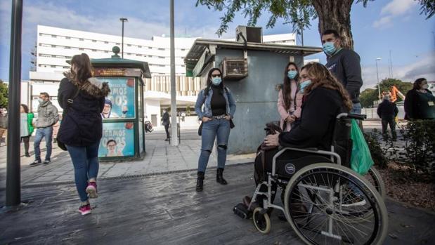 Otros 1.200 contagios de coronavirus diarios en Sevilla y 17 nuevos pacientes hospitalizados