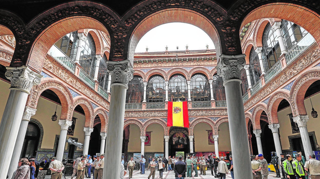 Interior del edificio de Capitanía, sede de la Fuerza Terrestre