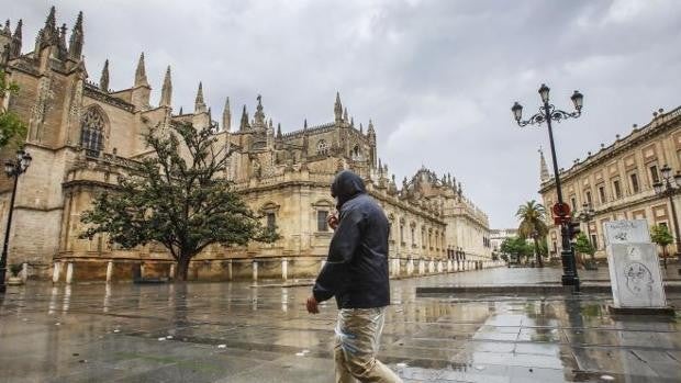 Tiempo en Sevilla: fin de semana de lluvia y bajada de temperaturas con algunas treguas